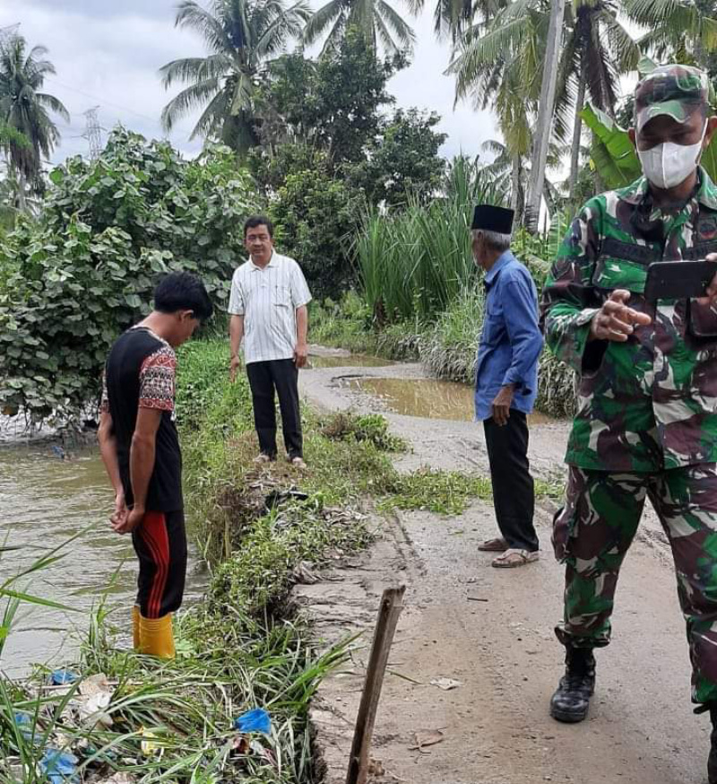 Jalan Penghubung Sinonoan Muara Batang Angkola Terancam Putus