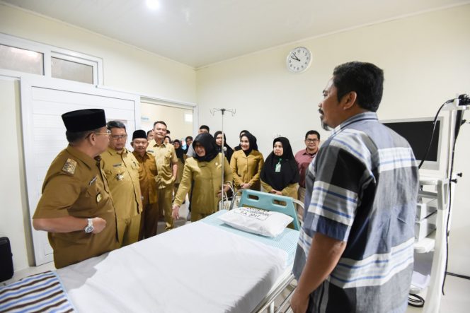 
					Wawakot Ir Arwin Siregar Resmikan Unit Pelayanan Endoskopi RSUD Padangsidimpuan