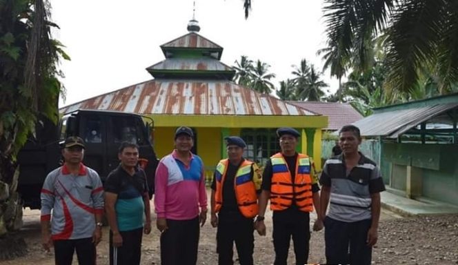 
					Camat Zulkifli Dalimunthe Tinjau Lokasi Banjir di Desa Kalimati Psp Tenggara