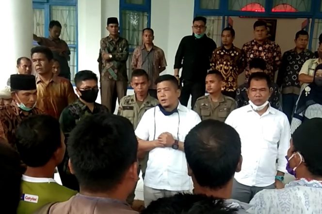
					Diterima Ketua DPRD Madina, Puluhan Abang Betor Panyabungan Menanyakan Realisasi Bantuan Pemerintah