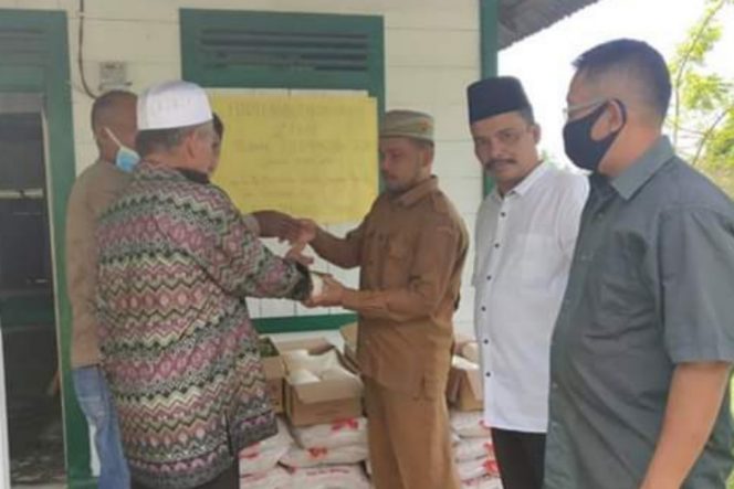 
					UPZ Natal Bagikan Zakat Kepada Mustahak dari Dusun Simpang Bambu