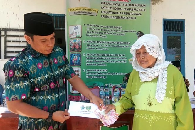 
					Desa Panyabungan Jae Telah Menyalurkan BLT-DD Tahap II