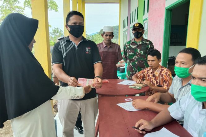 
					Desa Dalan Lidang dan Pangkalan Kecamatan Linggabayu Salurkan BLT Tahap III