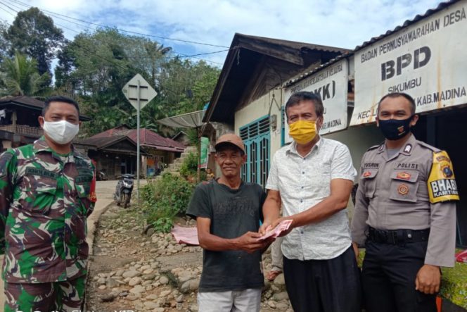 
					Desa Sikumbu Salurkan Bantuan BLT DD Tahap lll