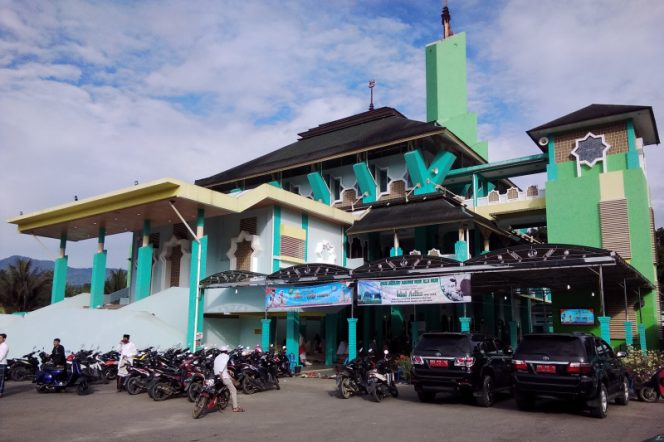 
					Terapkan Protokol Kesehatan, Shalad Id di Mesjid Agung Nur Ala Nur Panyabungan Berlangsung Khidmat