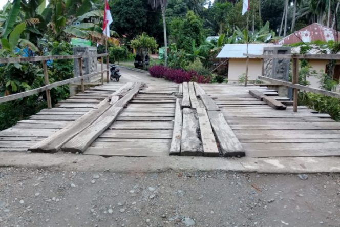 
					Warga Sayur Maincat Mengharapkan Jembatan Aek Dolok Diperbaiki