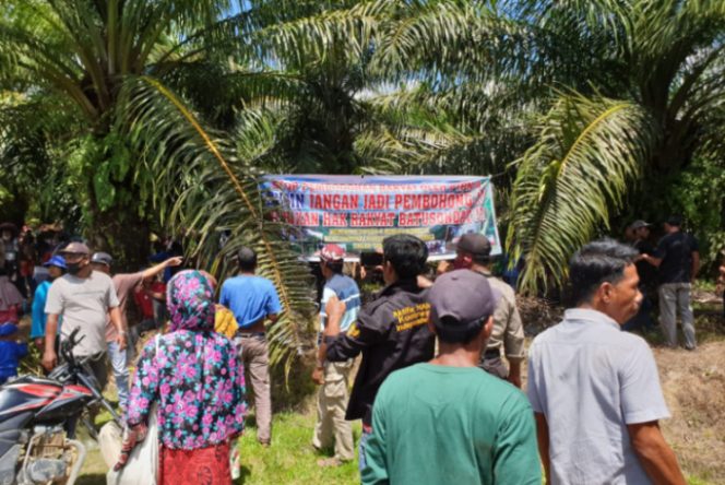 
					Masyarakat Desa Batu Sondat Demo PTPN4, Klaim Afdeling I Kebun Timur Areal Plasma
