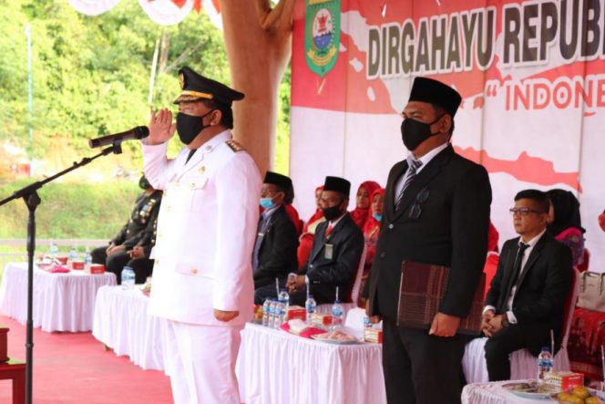 
					Bupati Madina Drs. Dahlan Hasan Nasution Inspektur Upacara HUT Kemerdekaan RI Ke 75