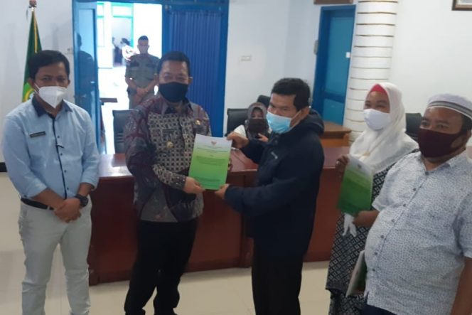 
					Terima SK Perhutanan Sosial, Ini Pesan Bupati Madina Kepada Warga 7 Desa