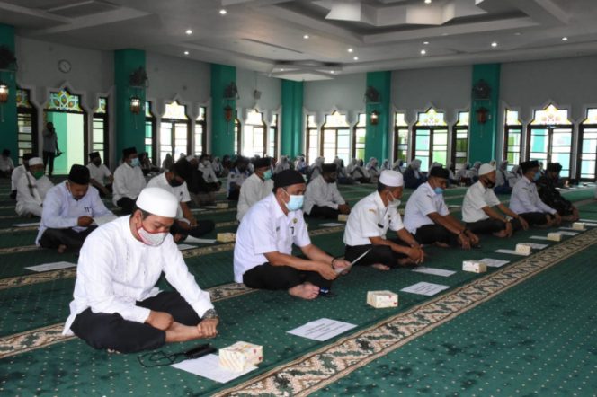 
					Mengisi HUT Ke – 22 Madina, Mesjid Agung Nur Ala Nur Gelar Zikir dan Doa