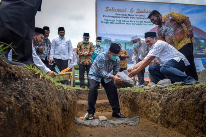 
					Walikota Lakukan Peletakan Batu Pertama Pembangunan Masjid IAIN Padangsidimpuan