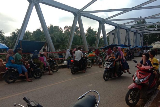 
					Jembatan Simpang Gambir Jadi Tempat Jajanan Takjil Selama Ramadhan