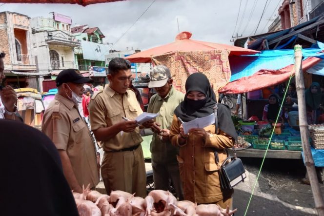 
					Diskoperindag dan Polres Palas Monitoring Harga Bahan Pokok di Pasar Sibuhuan