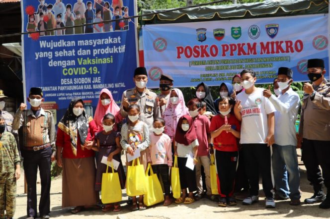 
					Kapolres Madina Silaturrahmi dan Santuni Anak Yatim di Desa Siobon Jae 