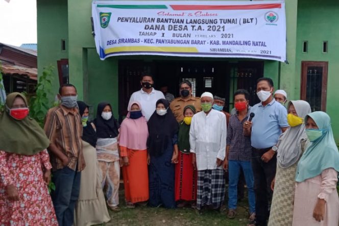 
					Pemdes Sirambas Bagikan BLT DD Tahap II Kepada 156 KPM