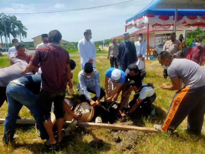 
					Polres Palas Berkurban 4 Ekor Sapi