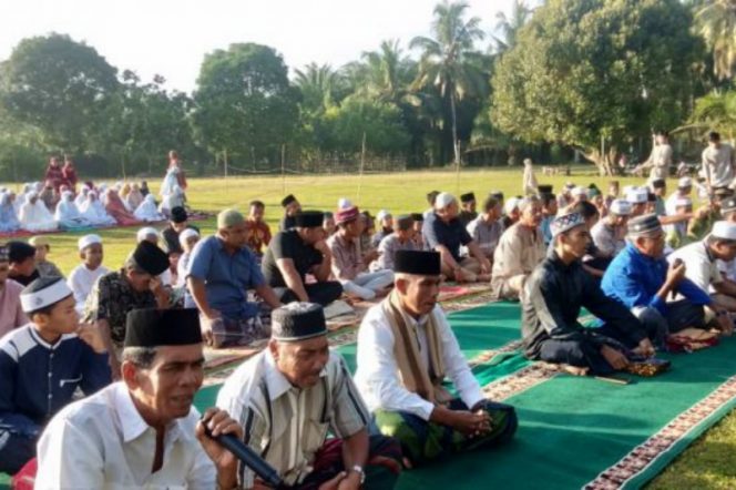 
					Sekcam Batahan Isi Khutbah Sholad Idul Adha