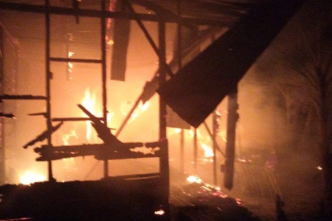 
					Untuk Kesekian Kalinya, Sijago Merah Luluh Lantakkan Rumah Warga Sibuhuan