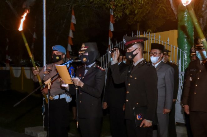 
					Kapolres Padangsidimpuan Pimpin Apel Kehormatan dan Renungan Suci di TMP Bahagia