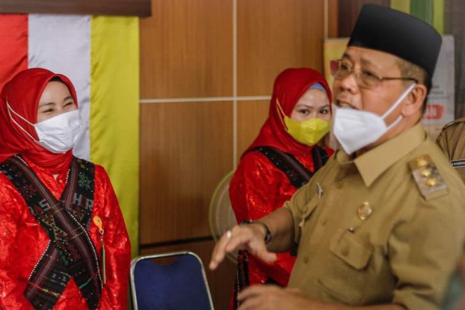 
					Wawakot Arwin Siregar Buka Pelayanan Publik Berbasis Kearifan Lokal Dalihan Natolu di Kota Padangsidimpuan