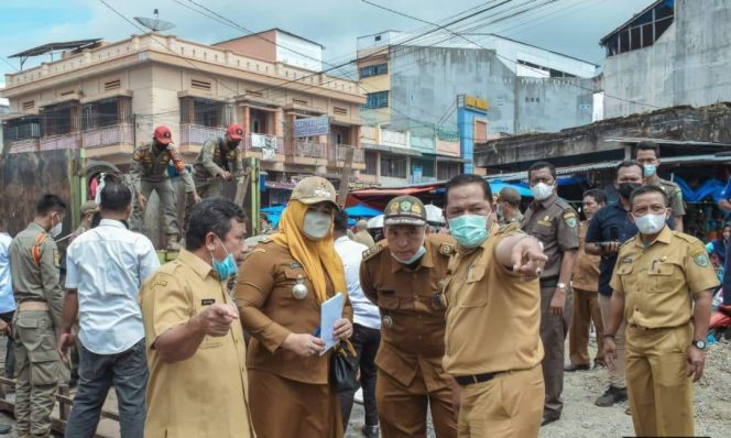 
					Walikota Padangsidimpuan Turun Tangan Tertipkan PKL