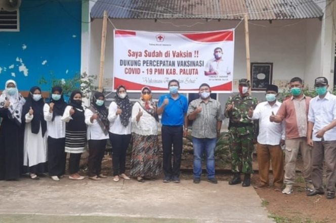 
					PMI dan Dinkes Paluta Lakukan Vaksinasi Bagi Warga dan Pelajar