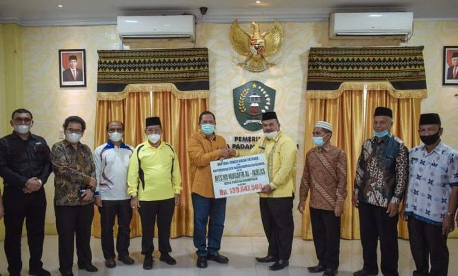 
					Walikota Padangsidimpuan Serahkan ZIS Bantuan Pembangunan Masjid Musafir Al – Ikhlas