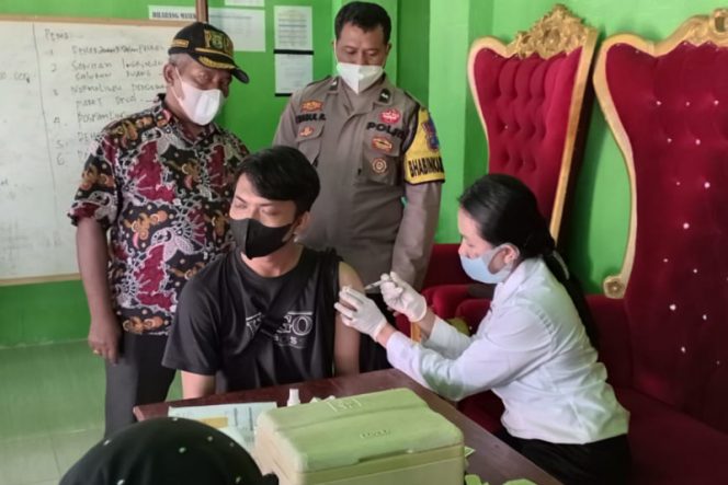 
					Pemdes Gunung Tua Julu Terus Melakukan Percepatan Pemberian Vaksinasi Pada Warganya