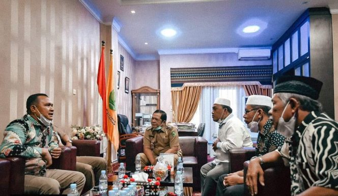 
					Pengurus Masjid Al- Ikhwanul Husna Losung Batu Audensi ke Walikota Padangsidimpuan