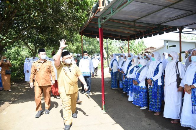 
					Bupati Tapsel Ajak Kaum Muslimin Isi Malam Pergantian Tahun dengan Kegiatan Bermanfaat