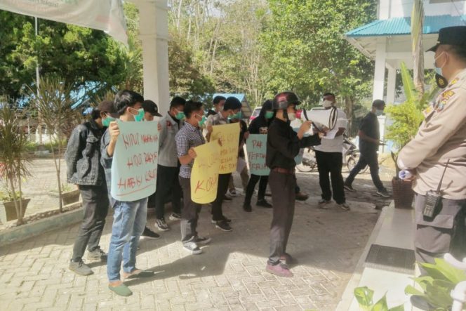 
					Dinas Kesehatan Madina di Demo Mahasiswa