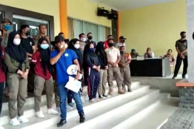 
					Gempa Minta Bupati Copot Kadis PU Palas