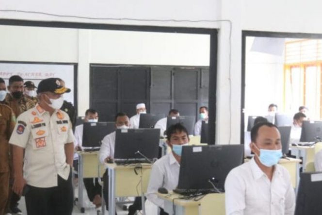 
					Plt. Bupati Palas Tinjau Seleksi P3K Tahap 2 Di SMK N 1 Barumun