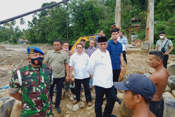 
					Bupati Madina : Tambang Emas di Batang Natal Bukan Cari Makan Tapi Cari Kaya