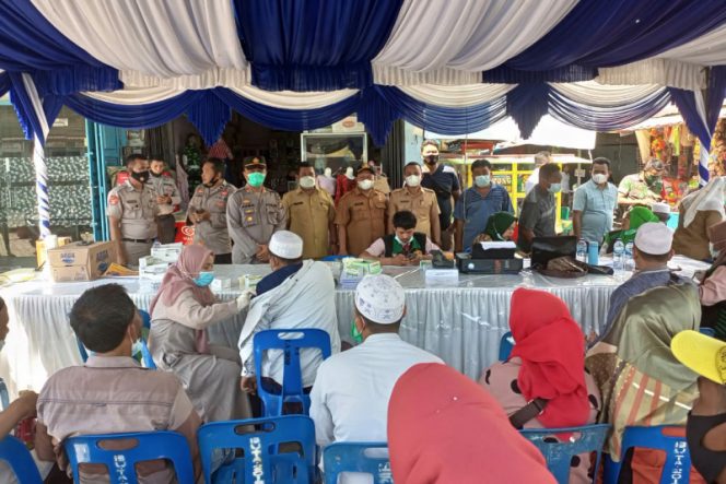 
					Vaksin Bagi Pedagang Pasar Lama Panyabungan Disambut Antusias