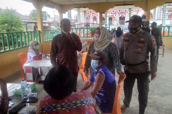 
					Anggota DPRD Madina Eveline Tinjau Pelaksanaan Vaksin di Kecamatan Sununukan