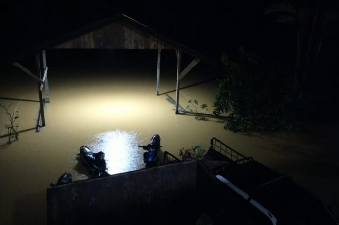 
					Camat Natal Minta PT.RMM Bantu Evakuasi Warga Korban Banjir, Perusahaan Ogah Bantu