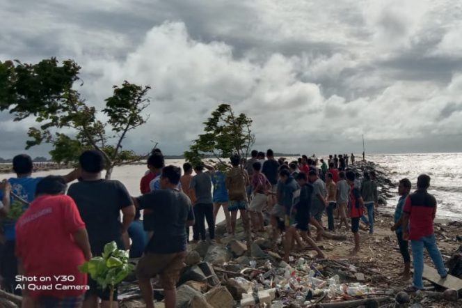 
					Seorang Warga dan 3 Unit Kapal Nelayan Hanyut Terbawa Arus Sungai