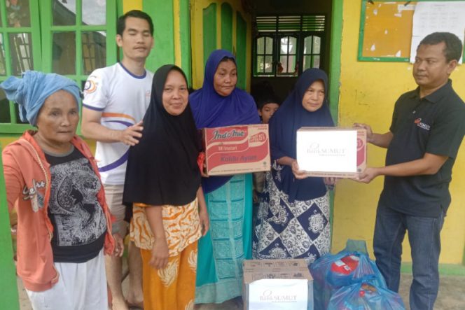 
					Bank Sumut KCP Natal Salurkan Bantuan ke Posko Korban Banjir