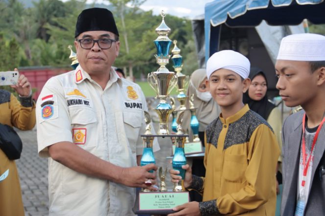 
					Bupati Madina Tutup Pentas Seni Islami di Masjid Agung Nur Ala’Nur