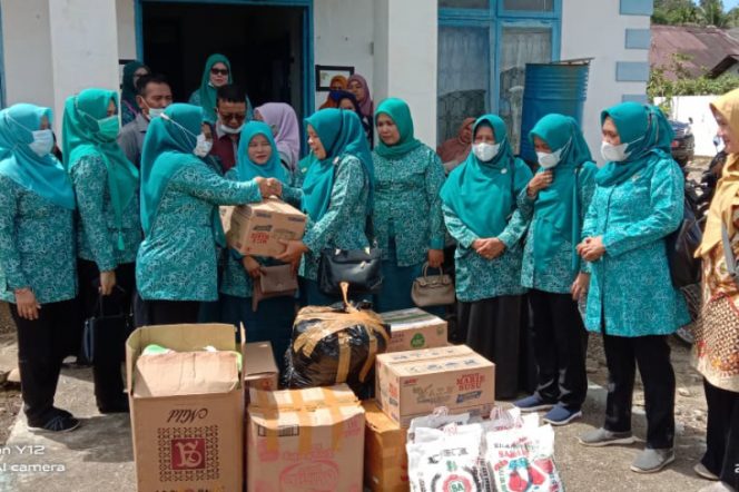 
					Tim Penggerak PKK Madina Salurkan Bantuan ke 2 Kecamatan Terdampak Banjir