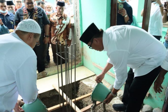 
					Bupati Madina Letakkan Batu Pertama Masjid Al Falah Desa Batang Gadis Jae