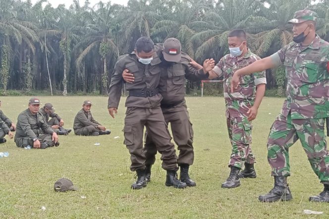
					58 Orang Anggota Linmas dan Polmas Hutaraja Tinggi Dapat Pelatihan Dasar Dari TNI -Polri