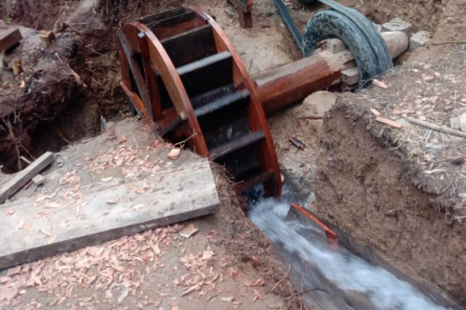 
					Warga Desa Silogun Manfaatkan Kincir Air Untuk Pembangkit Listrik