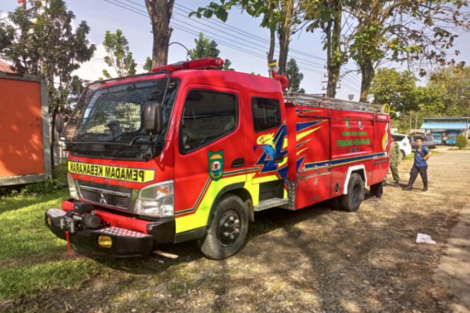 
					Unit Damkar Baru Pemkab Madina Tiba, Berkapasitas 4. 000 Lt Dengan Mesin Penyedot Turbo