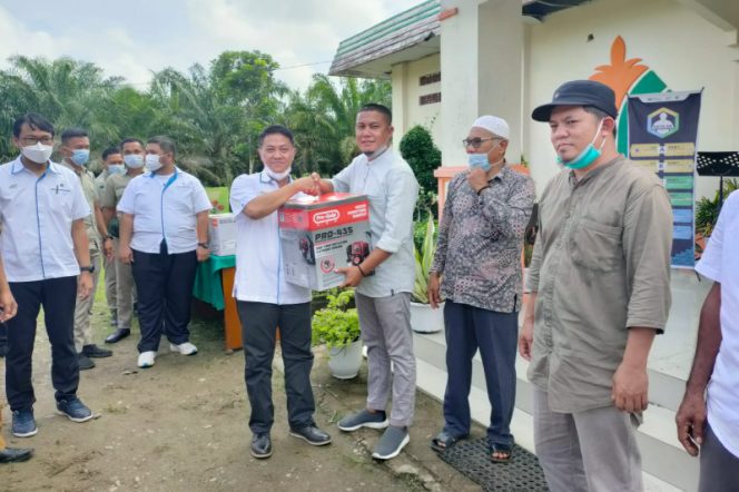 
					Menejemen Kebun Plasma PTPN IV Serahkan CSV Untuk KUD Mitra Plasma