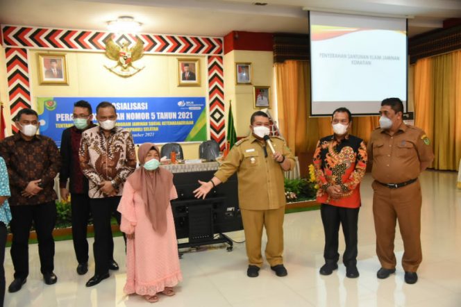 
					Bupati Tapsel Sampaikan Pentingnya Jaminan Sosial Bagi Masyarakat