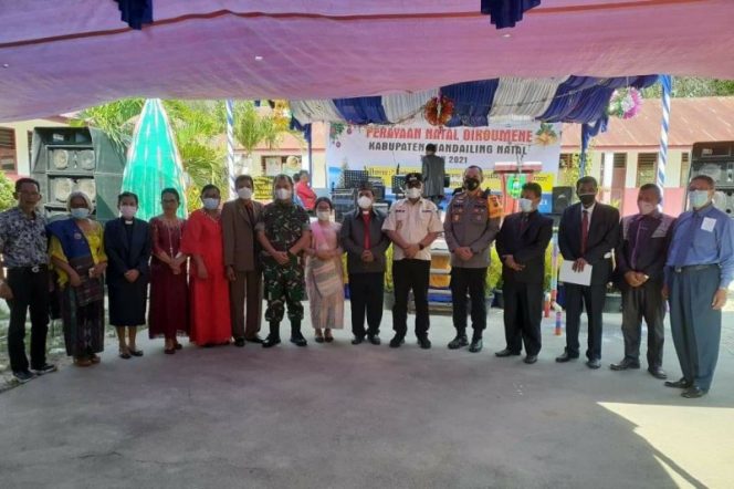 
					Dandim 0212/Tapsel Bersama Forkopimda Madina Hadiri Perayaan Natal Oikumene di Kampung Baru