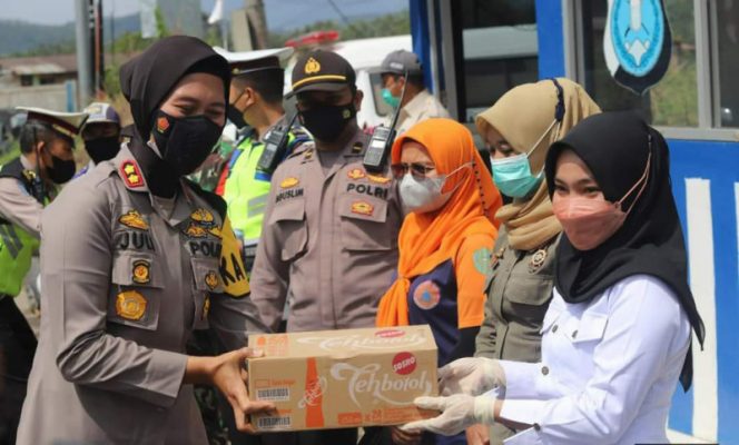 
					Kapolres Bersama Walikota Padangsidimpuan Tinjau Pos Pengamanan Ops Lilin Toba 2021