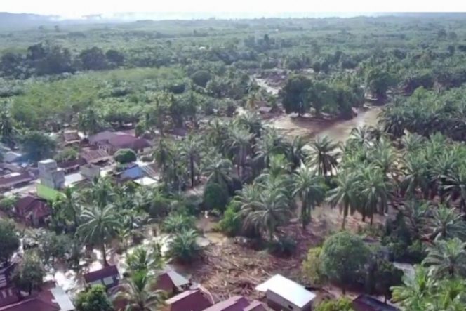 
					Banjir Bandang Luluh Lantakkan Desa di Kecamatan Batang Lubu Sutam Padang Lawas